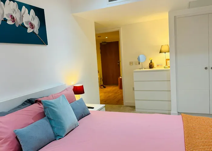 Luxury City And River View Apartment
