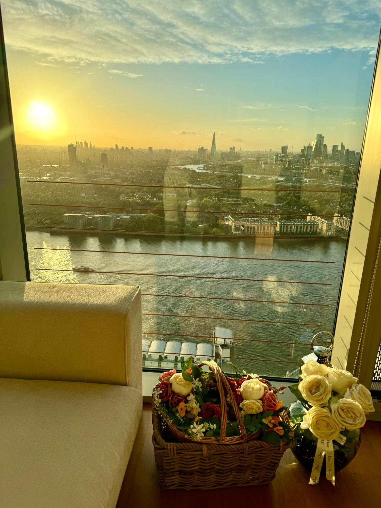 Luxury City And River View *